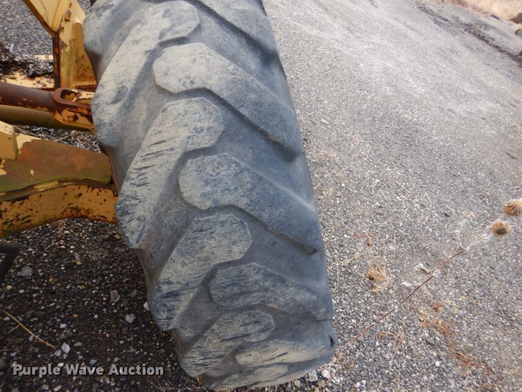 image for item DI2368 1988 Champion 720A motor grader