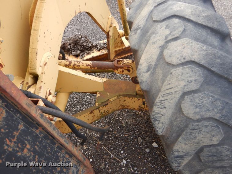 image for item DI2368 1988 Champion 720A motor grader