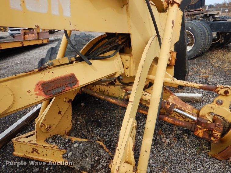 image for item DI2368 1988 Champion 720A motor grader