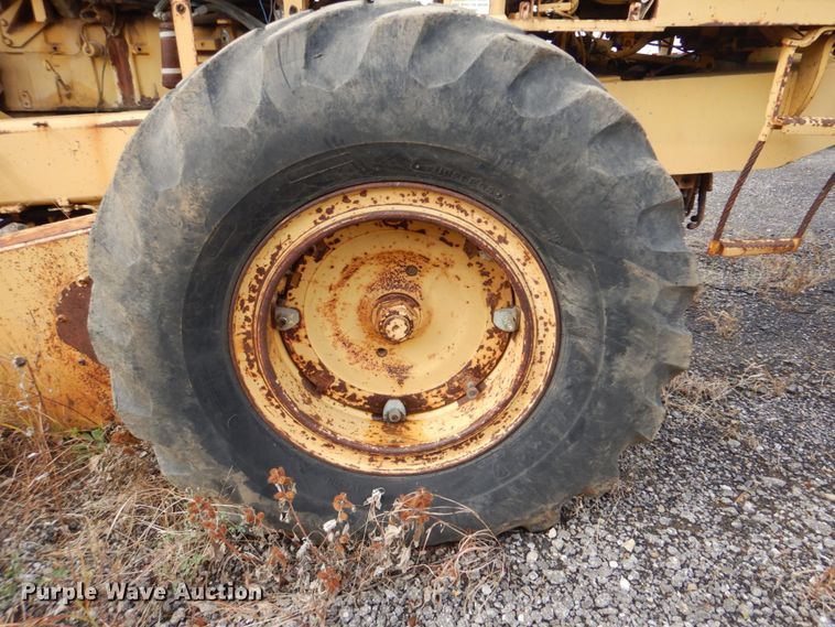 image for item DI2368 1988 Champion 720A motor grader