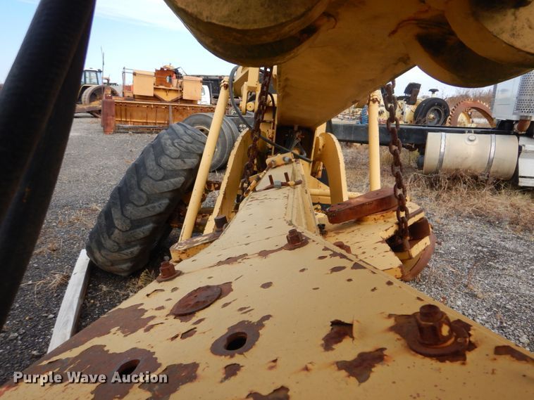 image for item DI2368 1988 Champion 720A motor grader