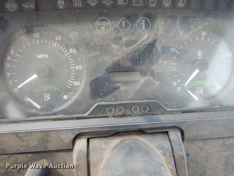 image for item DI2369 2002 John Deere 6405 tractor