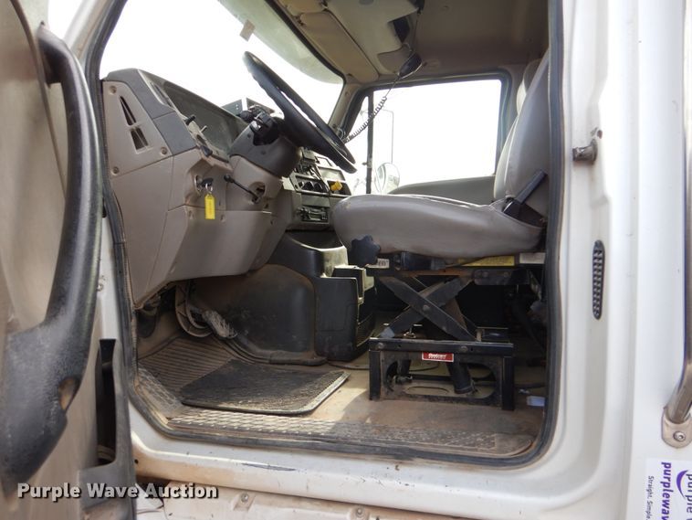 image for item DI2371 2009 Sterling L-Line dump truck