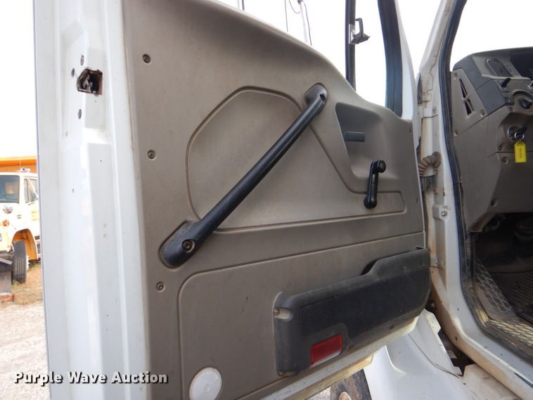 image for item DI2371 2009 Sterling L-Line dump truck