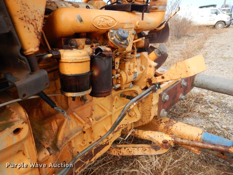 image for item DI2373 Ford tractor chassis