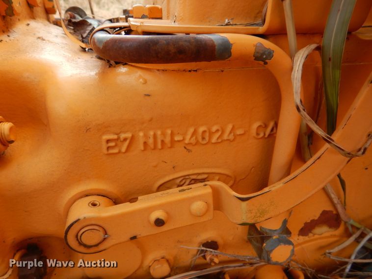 image for item DI2373 Ford tractor chassis