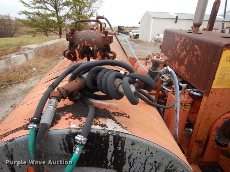 image for item DI2374 Dura Patcher 81DJ pothole patcher