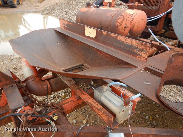 image for item DI2374 Dura Patcher 81DJ pothole patcher