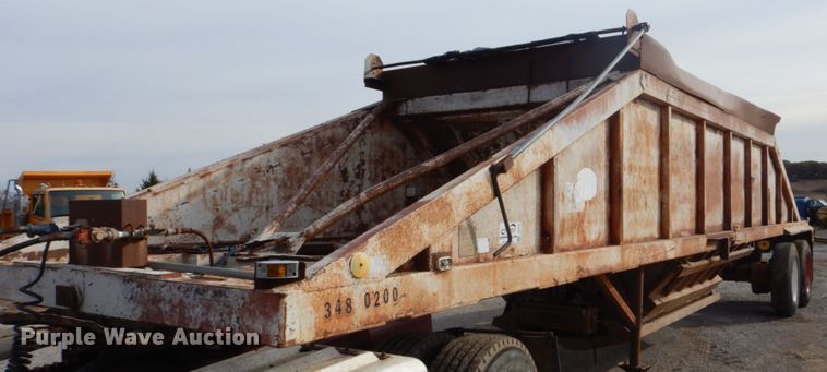 image for item DI2376 1980 Ranch Manufacturing Co bottom dump trailer