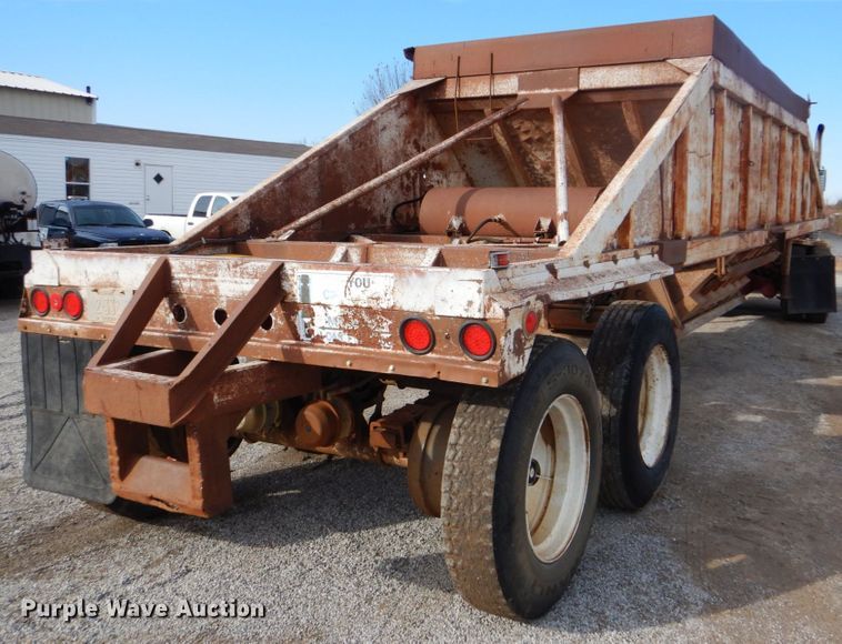 image for item DI2376 1980 Ranch Manufacturing Co bottom dump trailer