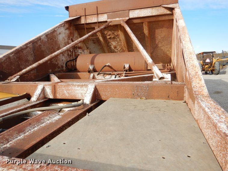 image for item DI2376 1980 Ranch Manufacturing Co bottom dump trailer