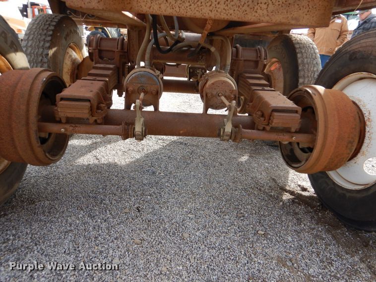 image for item DI2376 1980 Ranch Manufacturing Co bottom dump trailer