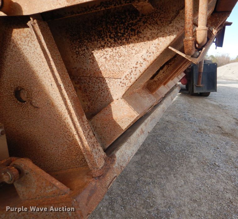 image for item DI2376 1980 Ranch Manufacturing Co bottom dump trailer