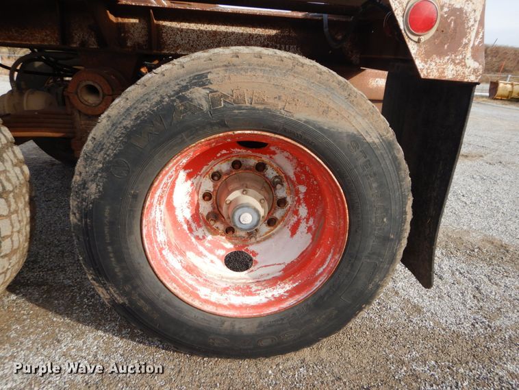 image for item DI2376 1980 Ranch Manufacturing Co bottom dump trailer