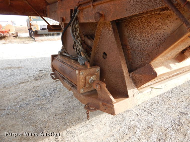 image for item DI2376 1980 Ranch Manufacturing Co bottom dump trailer