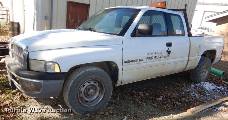 image for item DI2599 1996 Dodge Ram 1500 Club Cab pickup truck