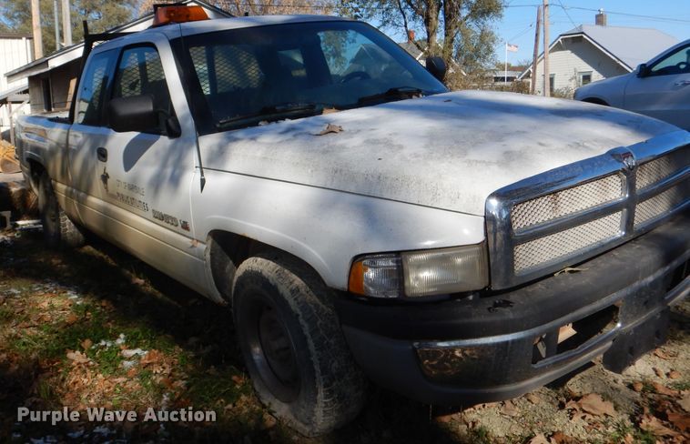 image for item DI2599 1996 Dodge Ram 1500 Club Cab pickup truck