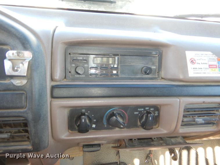 image for item DI2600 1997 Ford F350 XL dump bed pickup truck