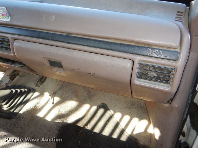 image for item DI2600 1997 Ford F350 XL dump bed pickup truck