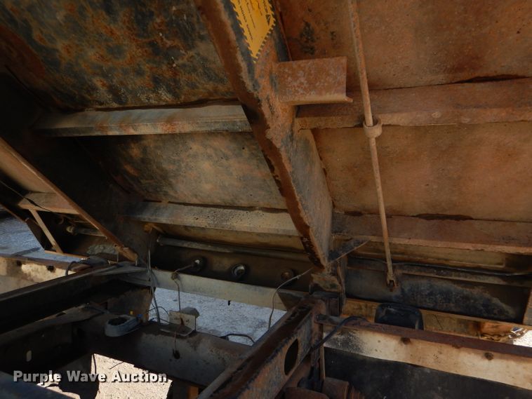 image for item DI2600 1997 Ford F350 XL dump bed pickup truck