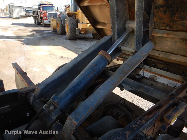 image for item DI2600 1997 Ford F350 XL dump bed pickup truck