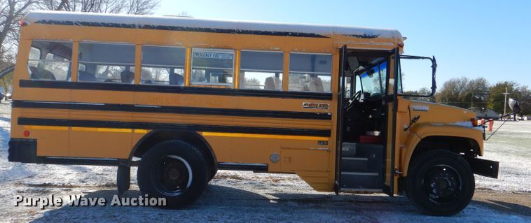 image for item DI2604 2000 Chevrolet Blue Bird school bus