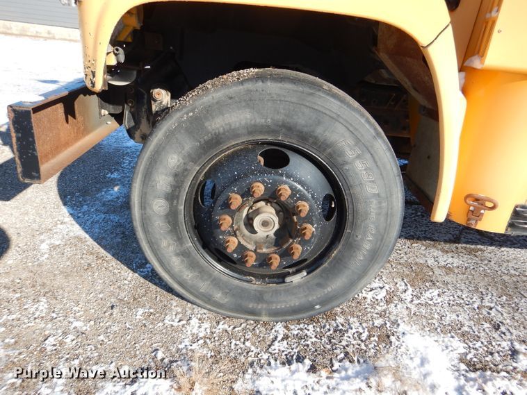 image for item DI2604 2000 Chevrolet Blue Bird school bus