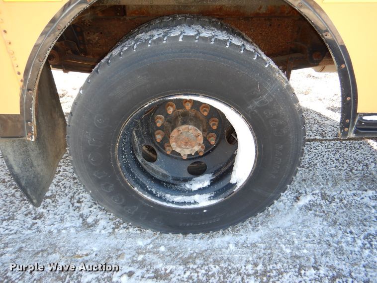 image for item DI2604 2000 Chevrolet Blue Bird school bus