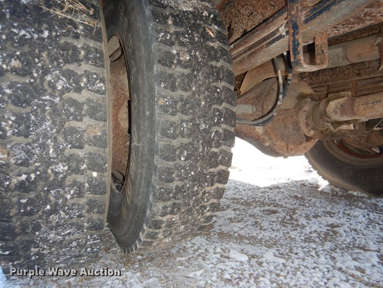 image for item DI2604 2000 Chevrolet Blue Bird school bus