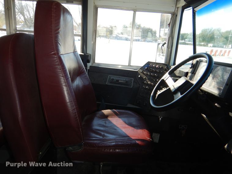 image for item DI2604 2000 Chevrolet Blue Bird school bus