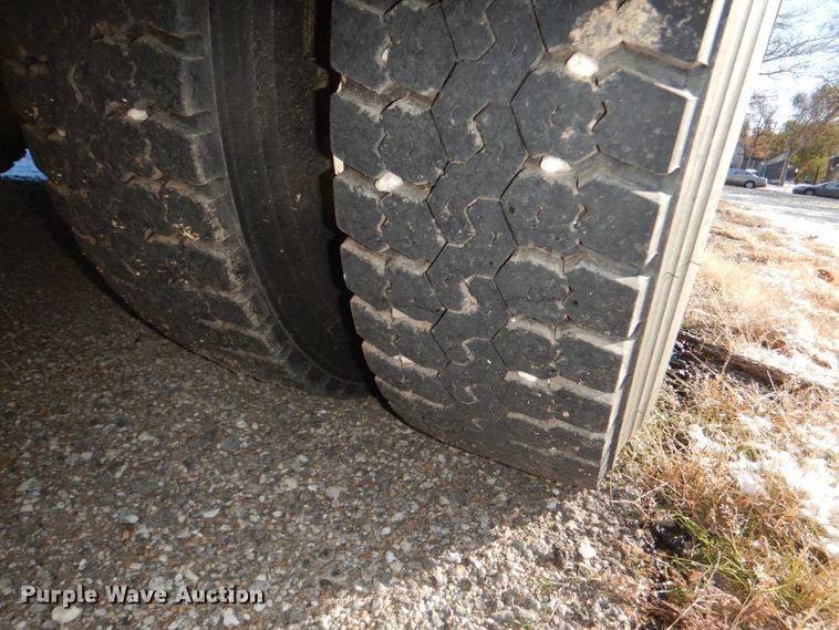 image for item DI2605 2004 International FE300 school bus