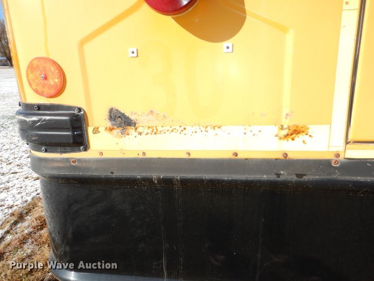 image for item DI2605 2004 International FE300 school bus