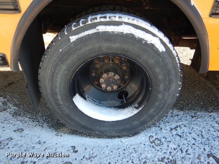 image for item DI2605 2004 International FE300 school bus