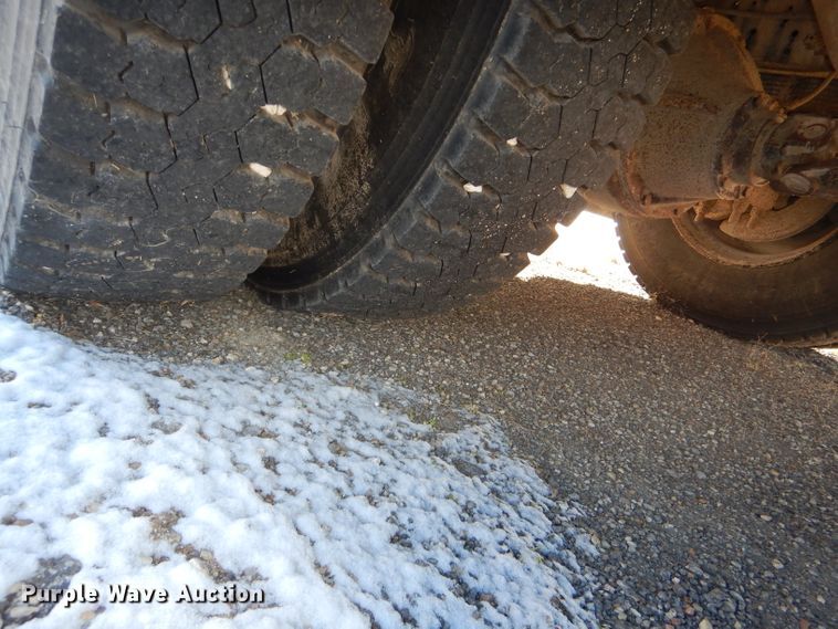 image for item DI2605 2004 International FE300 school bus