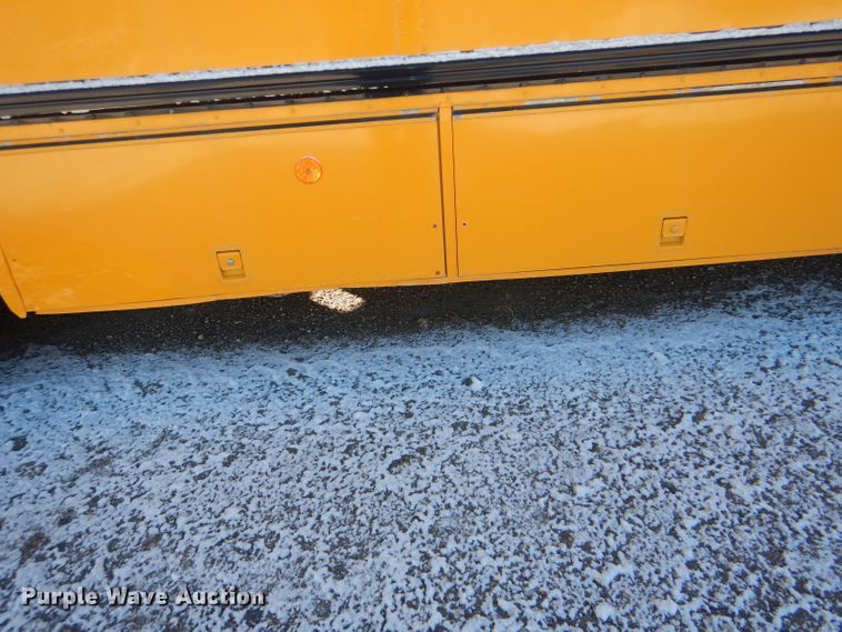 image for item DI2605 2004 International FE300 school bus