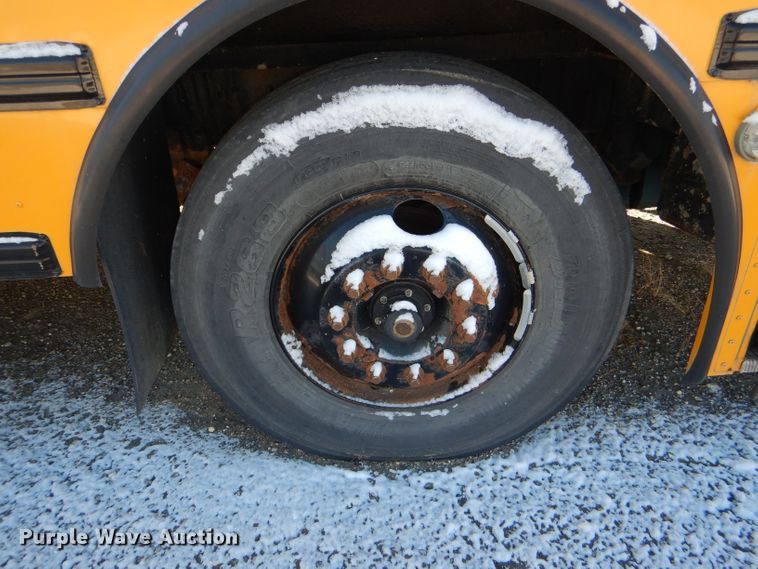 image for item DI2605 2004 International FE300 school bus