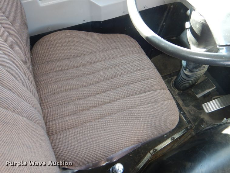 image for item DI2605 2004 International FE300 school bus