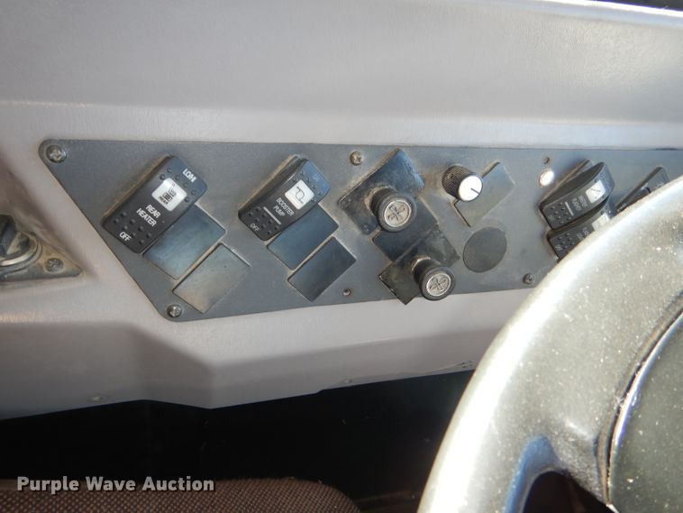 image for item DI2605 2004 International FE300 school bus