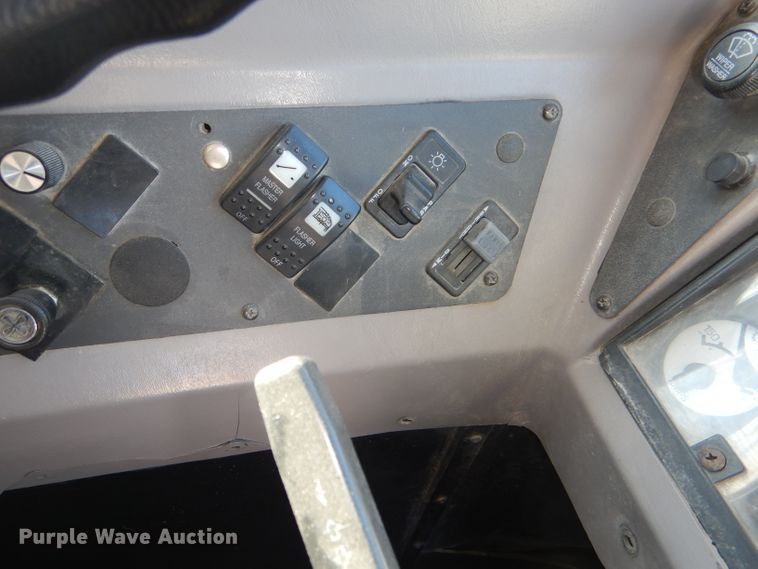 image for item DI2605 2004 International FE300 school bus