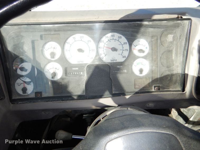 image for item DI2605 2004 International FE300 school bus