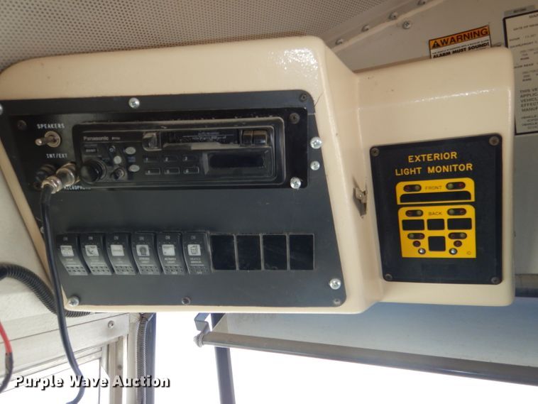 image for item DI2605 2004 International FE300 school bus