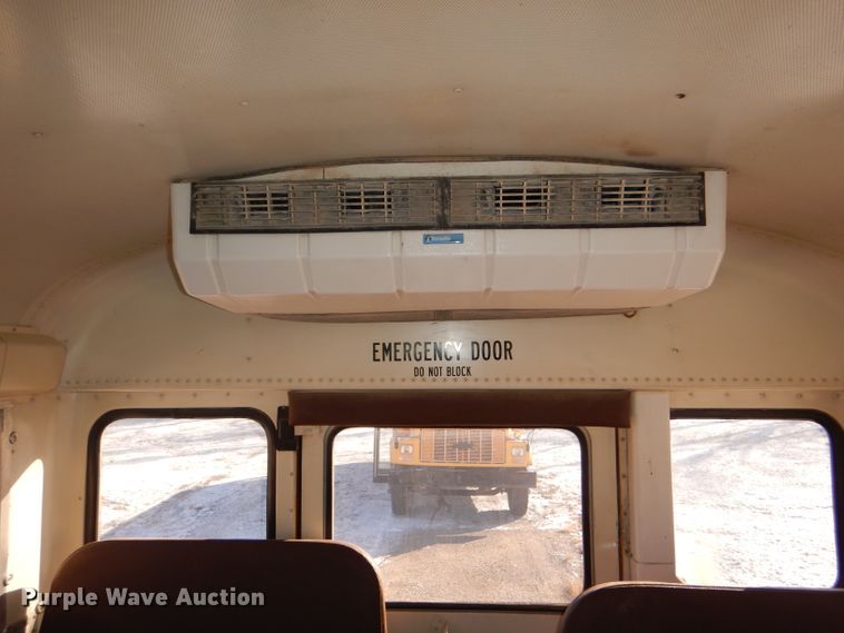 image for item DI2605 2004 International FE300 school bus