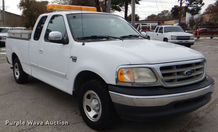 image for item DI2704 2001 Ford F150 XLT SuperCab pickup truck