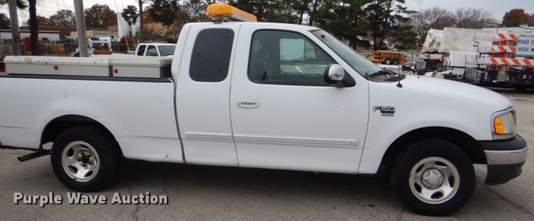 image for item DI2704 2001 Ford F150 XLT SuperCab pickup truck