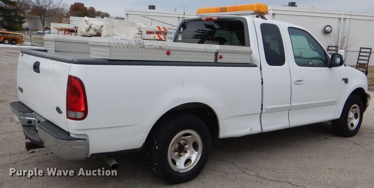 image for item DI2704 2001 Ford F150 XLT SuperCab pickup truck