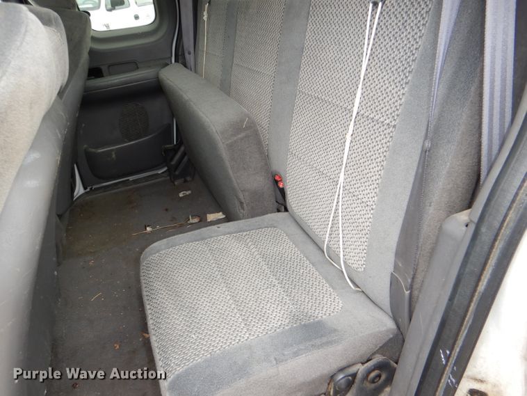 image for item DI2704 2001 Ford F150 XLT SuperCab pickup truck