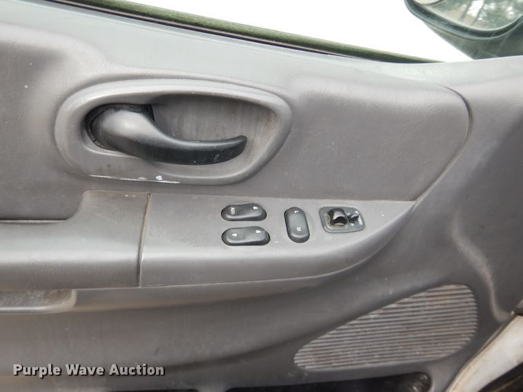 image for item DI2704 2001 Ford F150 XLT SuperCab pickup truck