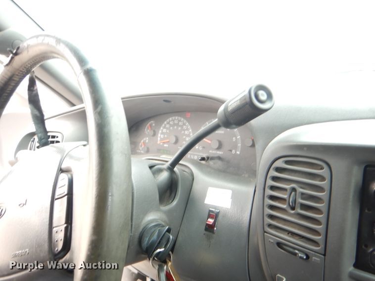 image for item DI2704 2001 Ford F150 XLT SuperCab pickup truck