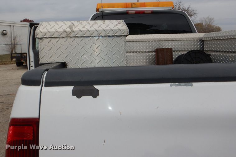 image for item DI2704 2001 Ford F150 XLT SuperCab pickup truck