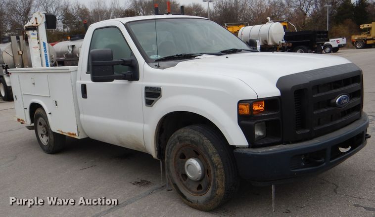 image for item DI2709 2008 Ford F250 Super Duty XL utility bed pickup truck